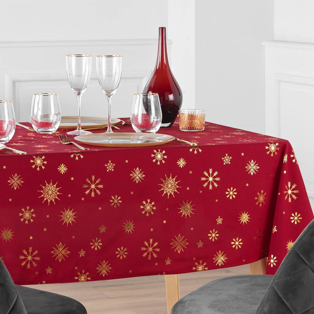 Astrelia Röd/Guld - Julduk med gyllene stjärnor, 140 x 240 cm, miljöbild