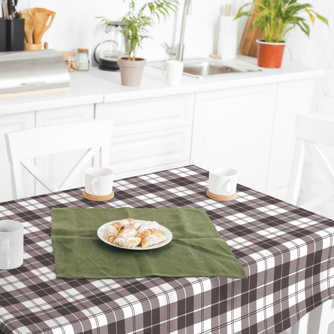 Brent Brun/grå – Rutig vaxduk med klassisk charm och mysfaktor