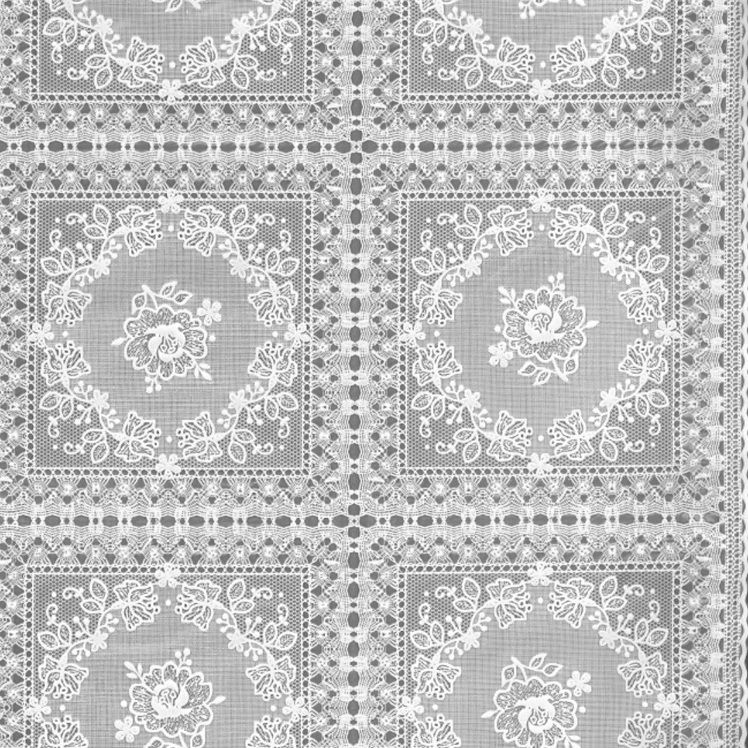 Camille Lace Vit – Klassisk vit spetsvaxduk