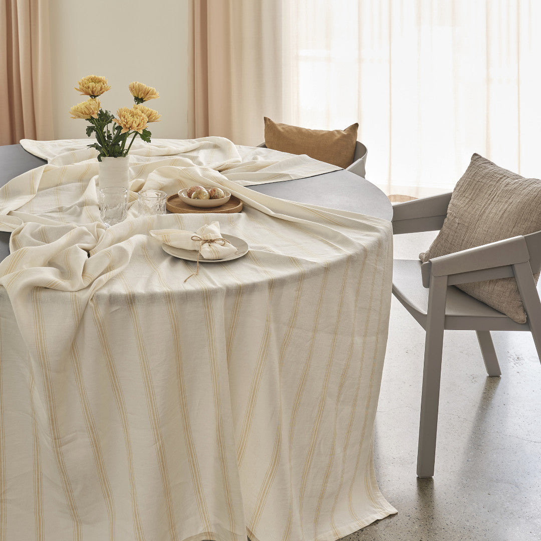 Compliments linneduk Brise, Gul - 200 x 200 cm, miljö