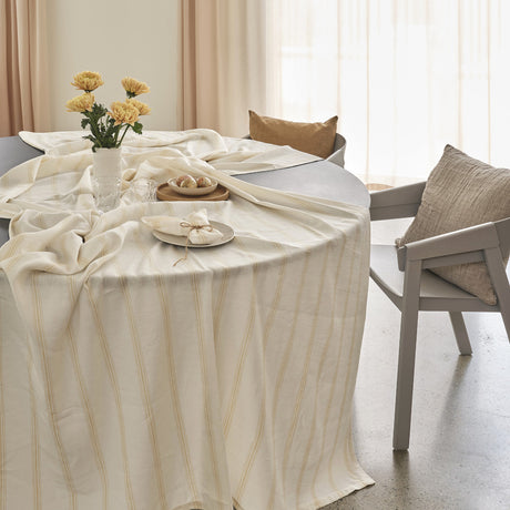 Compliments linneduk Brise, Gul - 200 x 200 cm, miljö