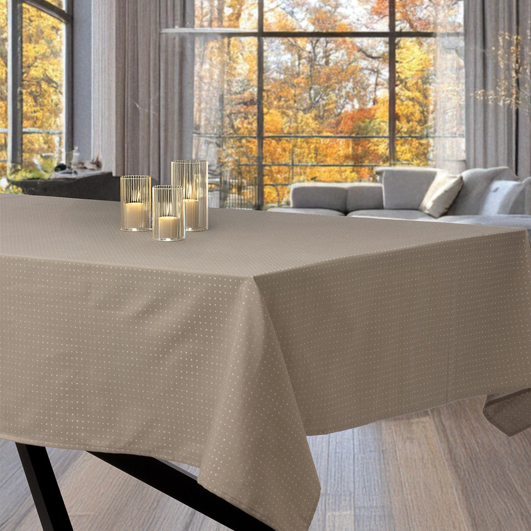 Dotea Beige - Damastduk med prickar, 160 x 270 cm, miljö