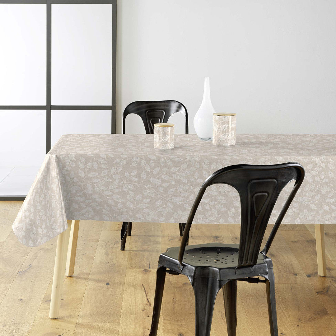 Duchesse – Vaxduk med slät hørlook och elegant bladmotiv, miljö