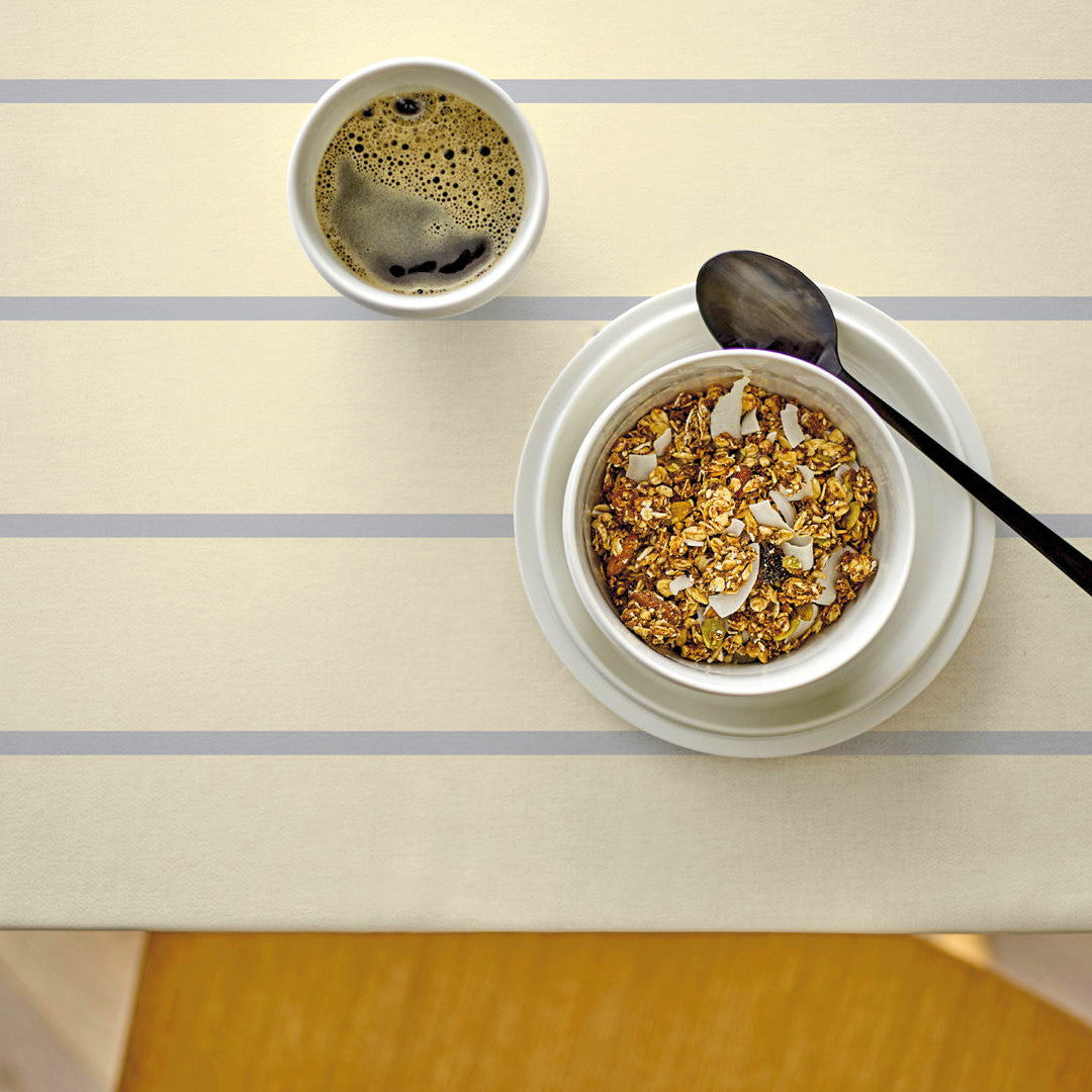 Echo yellow – Södahl textilvaxduk i 100% bomull med glidskydd, närbild