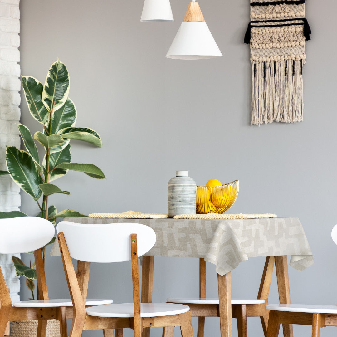 Ellada - Extra kraftig vaxduk i beige med grafiskt mönster, miljö