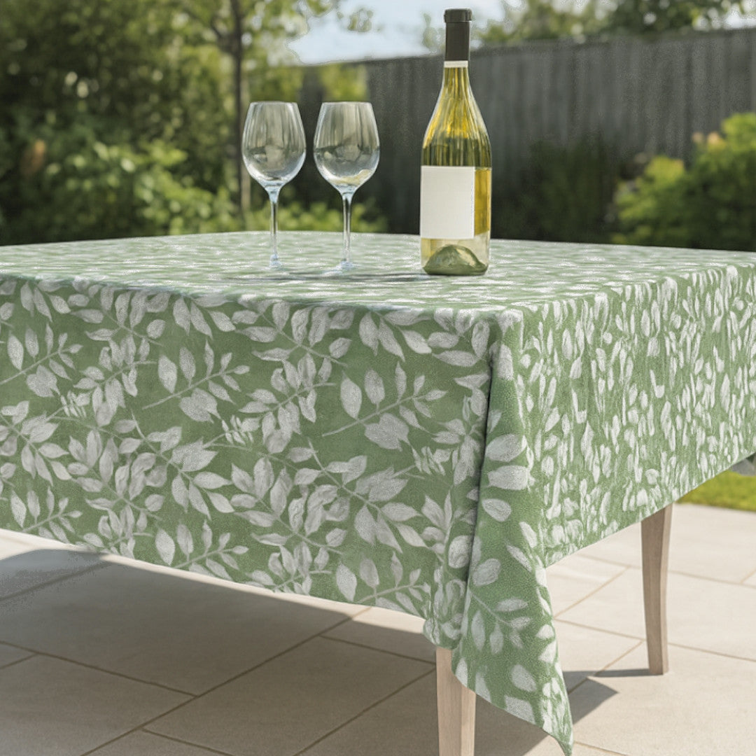 Giordano Salvieblad – textilvaxduk i gröna nyanser med bladmönster, miljö