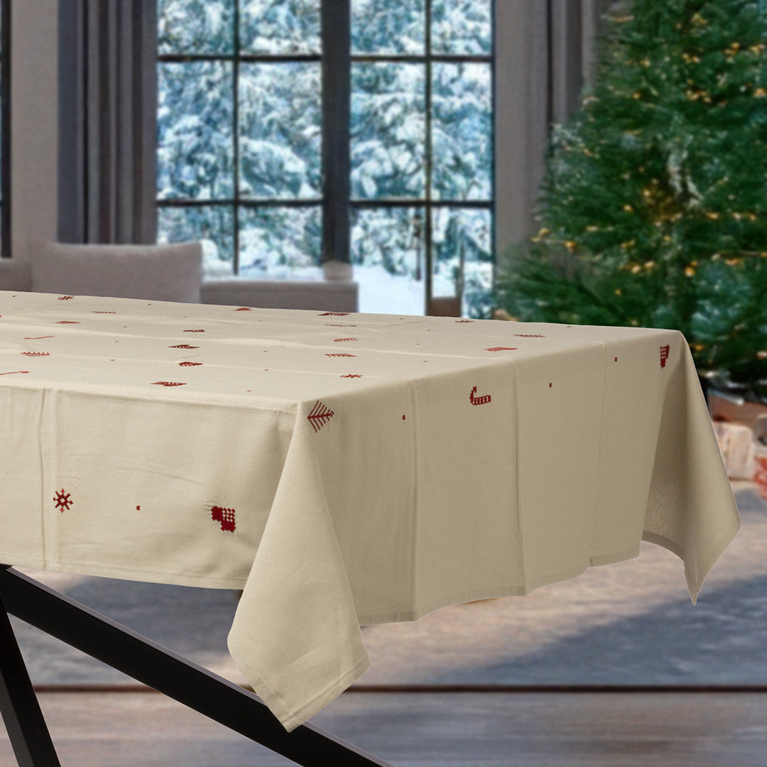 Julia Rød - Broderad julduk, 100 % bomull - 140 x 220 cm, miljö