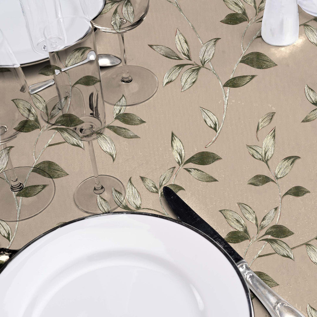 Liane Golden Vine – Vaxduk med bladrankor i gröna och gyllene nyanser, närbild