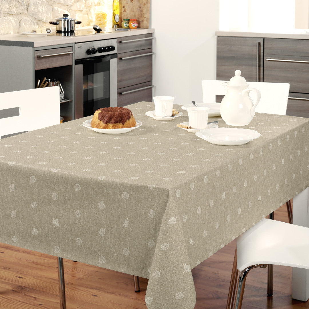 Nordfavn Bolota Beige – Vaxduk med ekollon och löv i linnelook, miljö