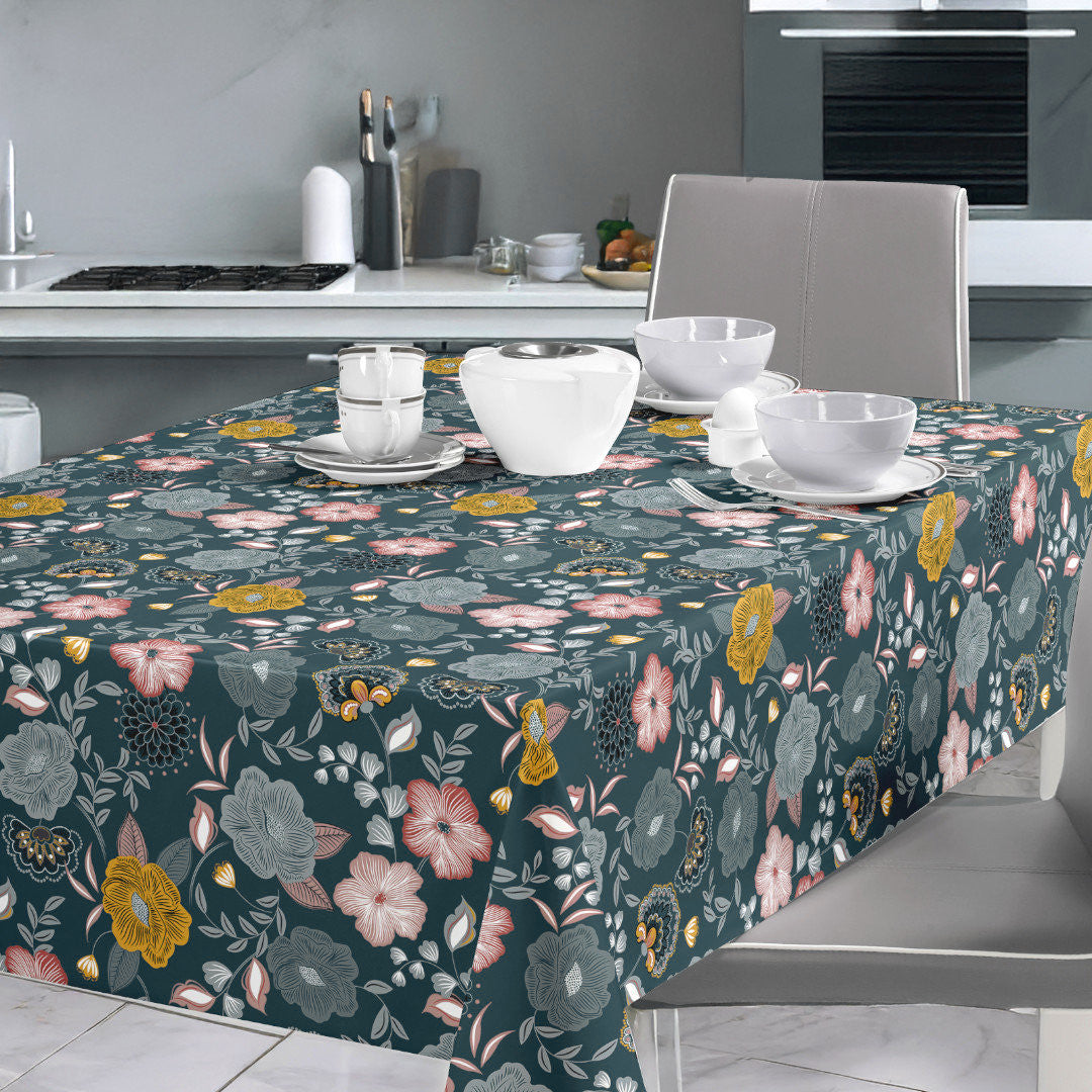 Nordfavn Chouchou Petrol – Vaxduk med dekorativt blommotiv
