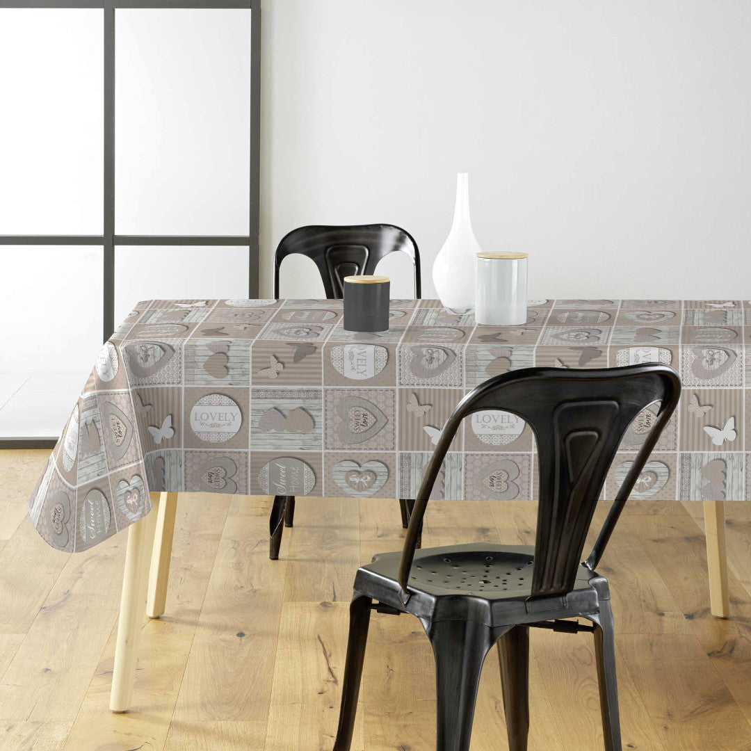 Papilys Grey - Vaxduk med hjärtan och fjärilar i mjuka naturfärger, miljö