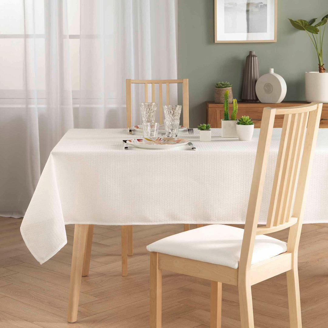 Stella – Damastduk med diskret vävd struktur – 140 x 240 cm, miljö