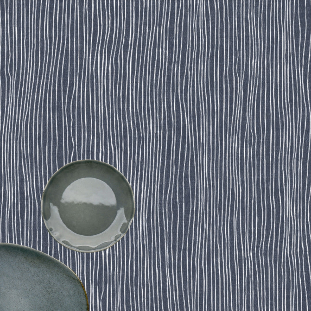 Strange Ways Indigo - Randig vaxduk i dämpat blått