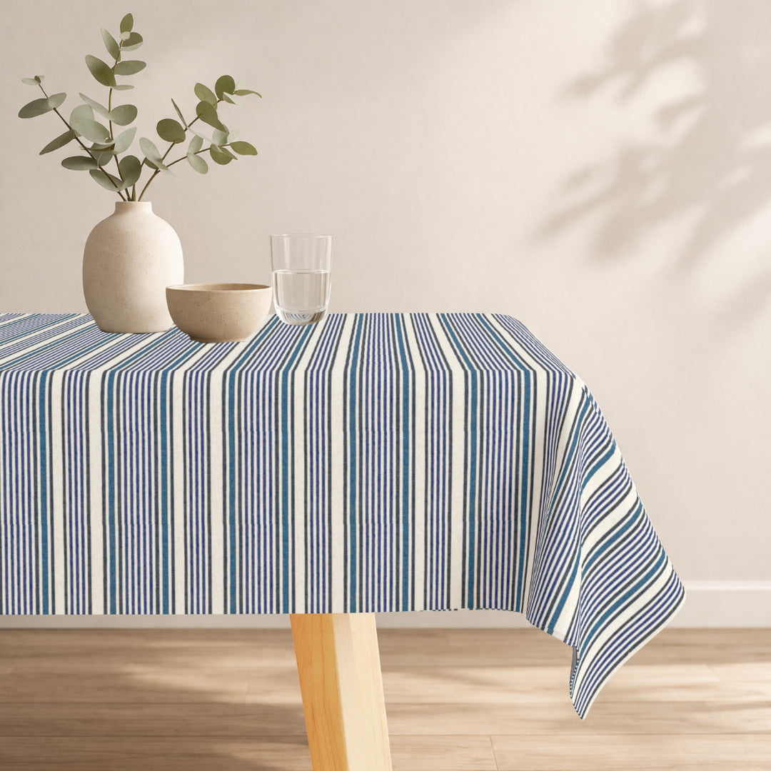 Tarsila – Textilvaxduk med blå tvärgående ränder, miljö