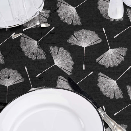 Textilia Glitter Auxine - Vaxduk med blommor i silvertryck, närbild