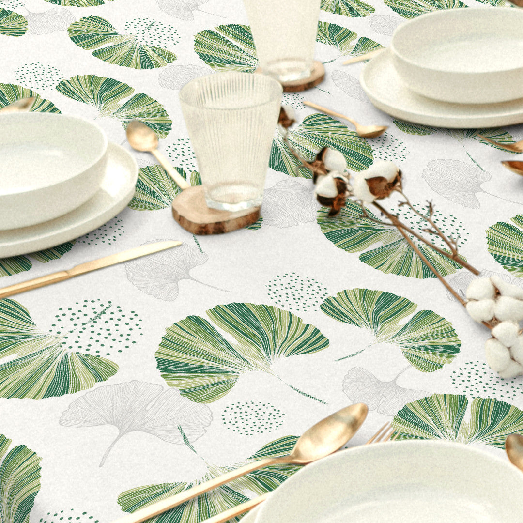 Uri Gröna Blad – Textilvaxduk med modernt bladmönster, närbild