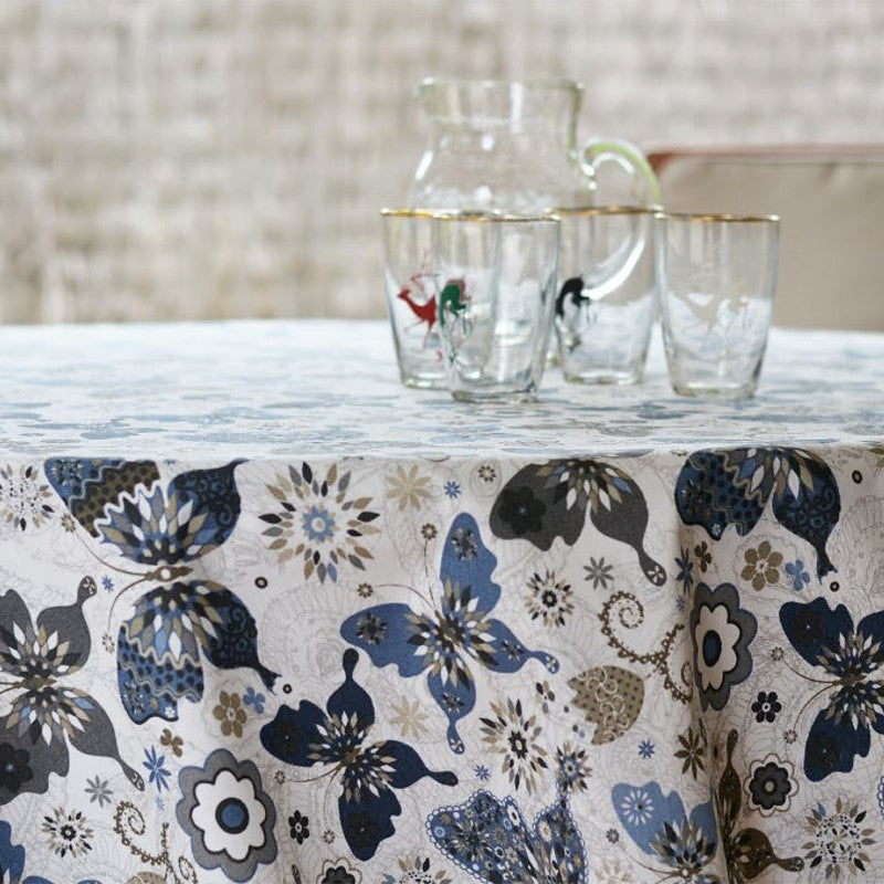 Chagall - textilvaxduk med en symfoni av fjärilar och blommor 160 cm