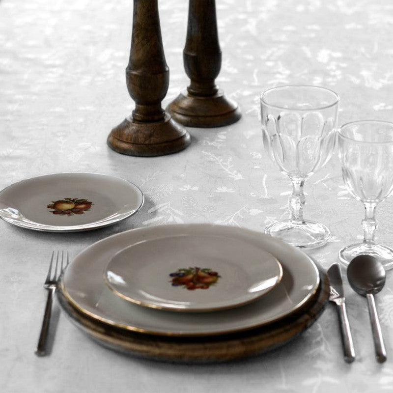 Lorrain vit, jacquardvävd textilvaxduk - 160 cm