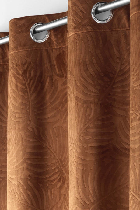 Analia Präglad Velour Brun – Mörkläggningsgardin 140 x 240 cm, närbild