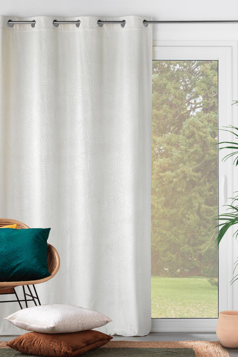 Analia Präglad Velour Natural – Mörkläggningsgardin 140 x 240 cm, interiörbild