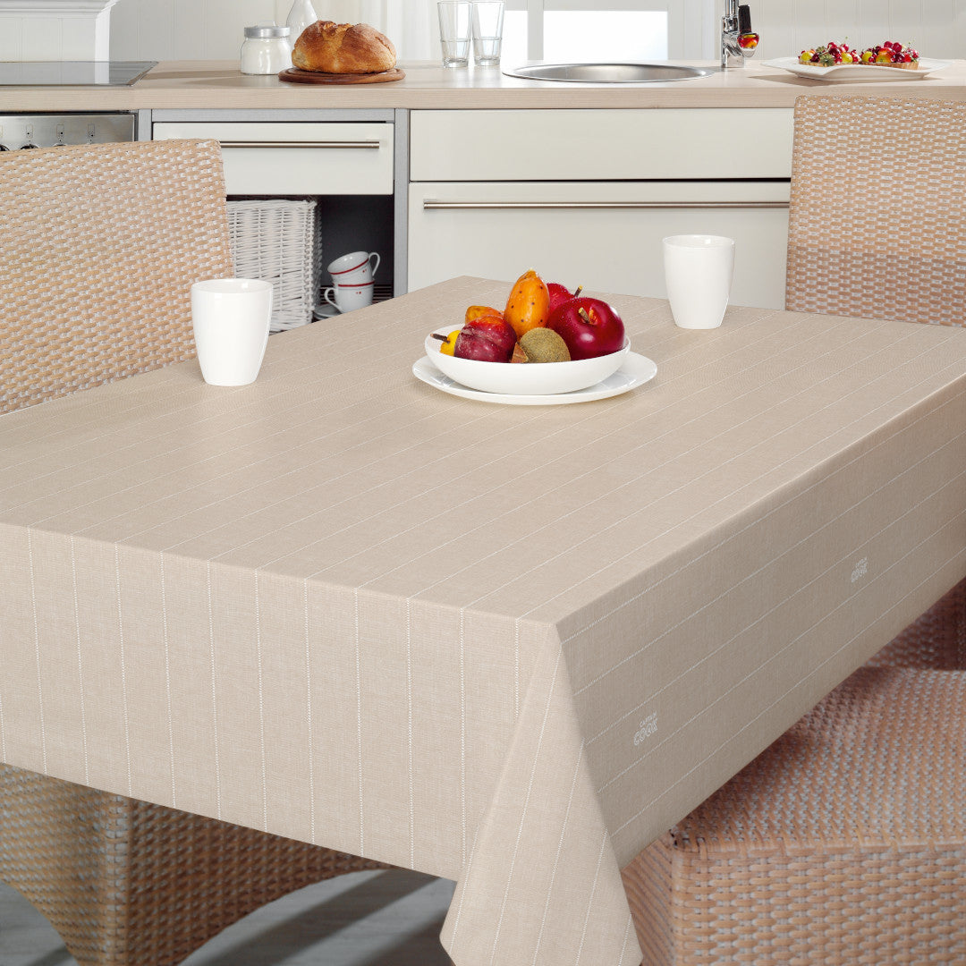 Miljöbild Balance Cake - 160 cm bred vaxduk med randigt mönster i beige