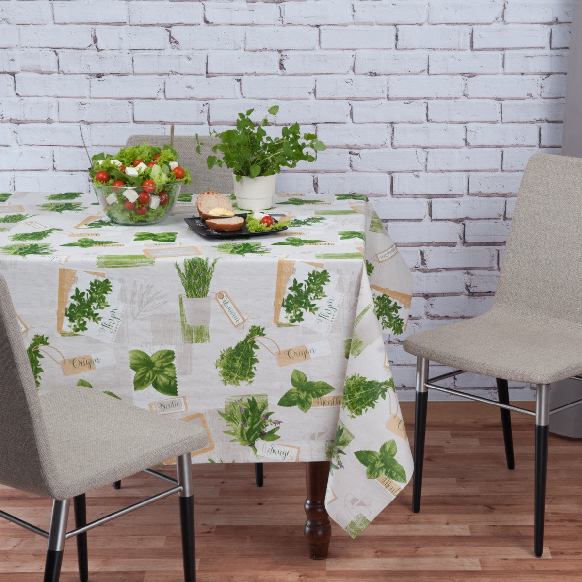 Miljöbild med Basilika Ljusgrå, vaxduk med örter och lätt präglad yta