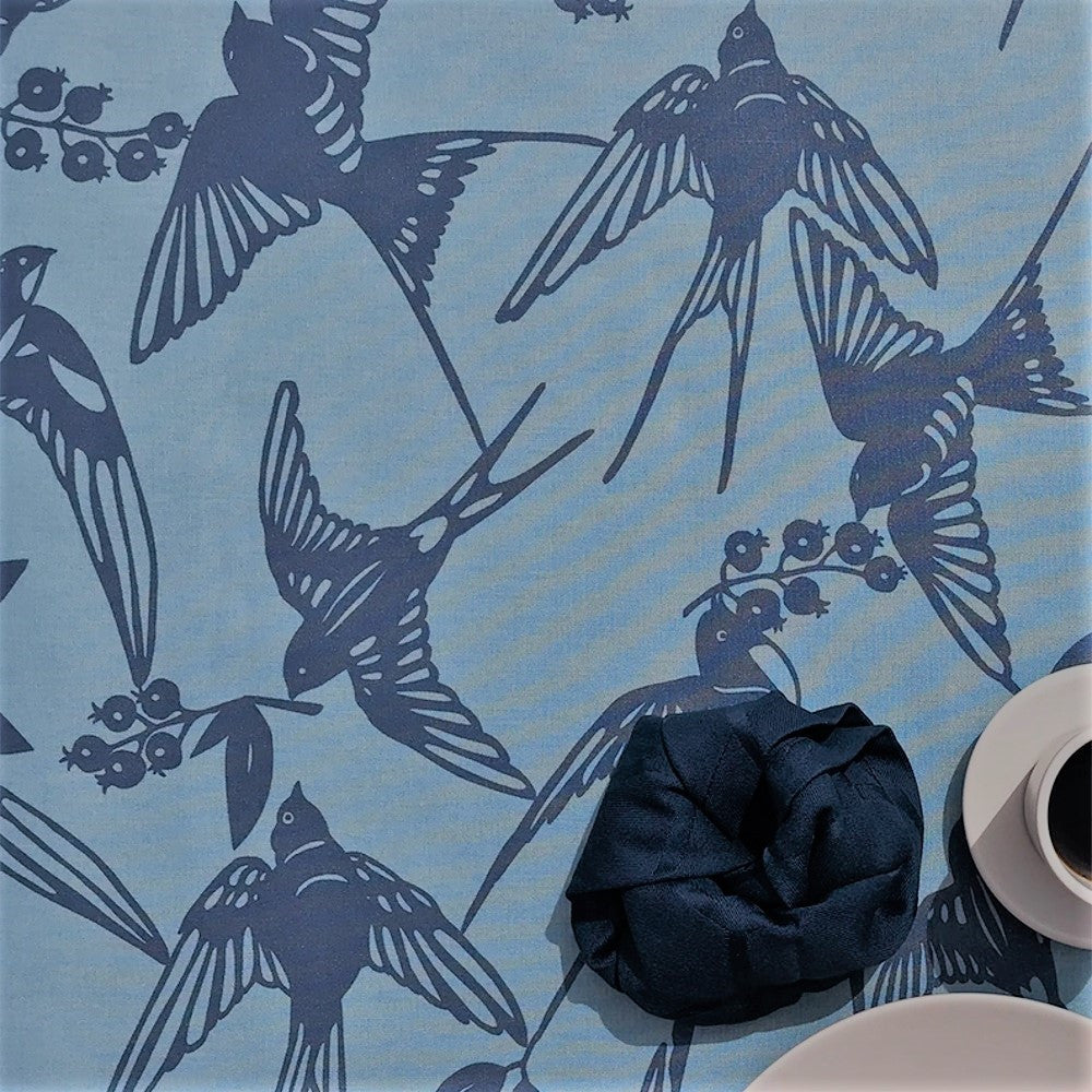 BIRDS Arona Blue - Notes by Susanne Schjerning - textilvaxduk med glidskydd