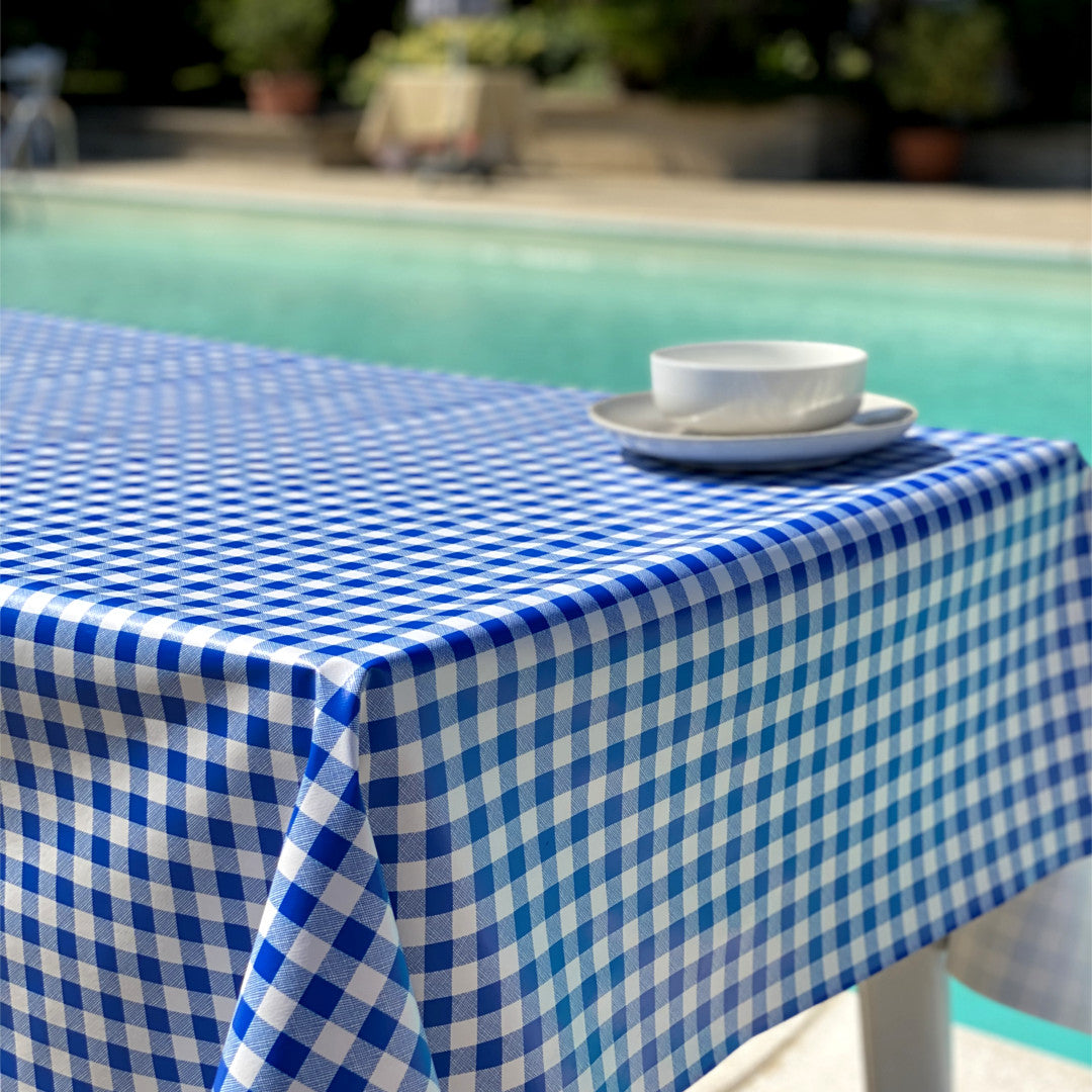 Vaxduk med klassiska rutor 1,5 x 1,5 cm - 140 cm bred - Blå miljöbild
