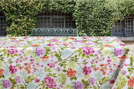 Blomstrande morgon - Vit vaxduk med vackra blommor