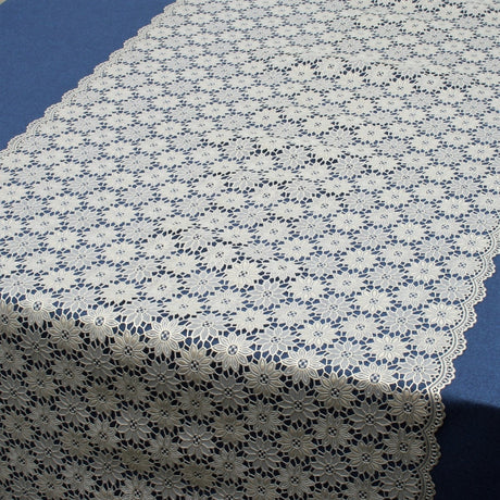 Bordslöpare – Spetsduk med små blommor, vit/silver