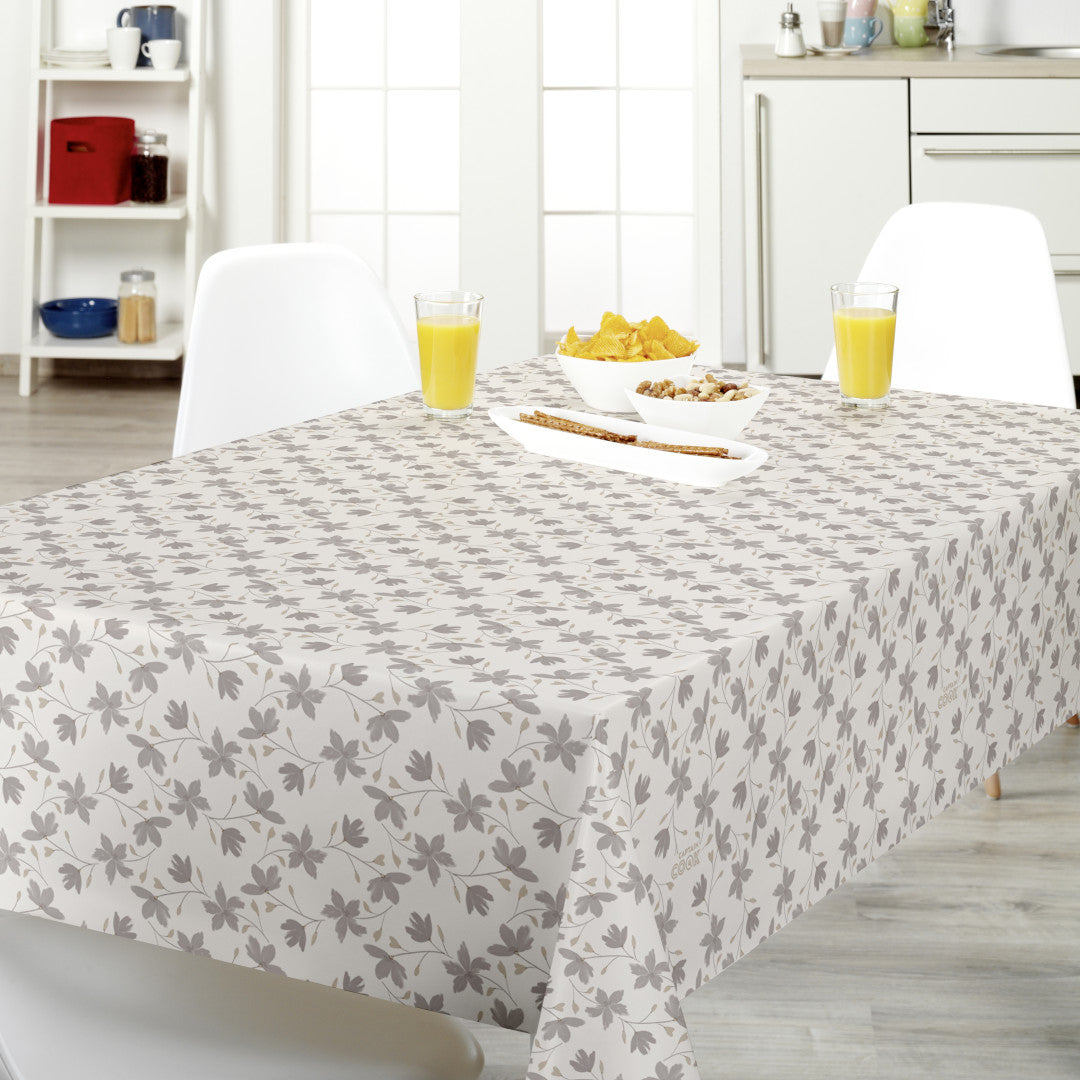 Miljöbild med Bloom Maitake - 160 cm bred vaxduk med blommor i grått och beige