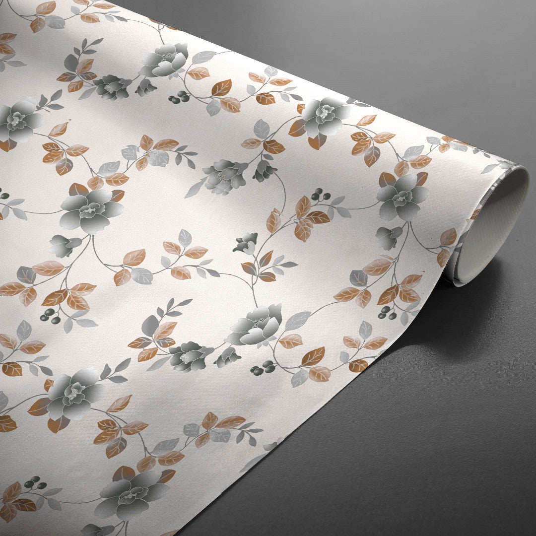 På rulle Brillantine Grey vaxduk med metall liknande blommor och i linnelook