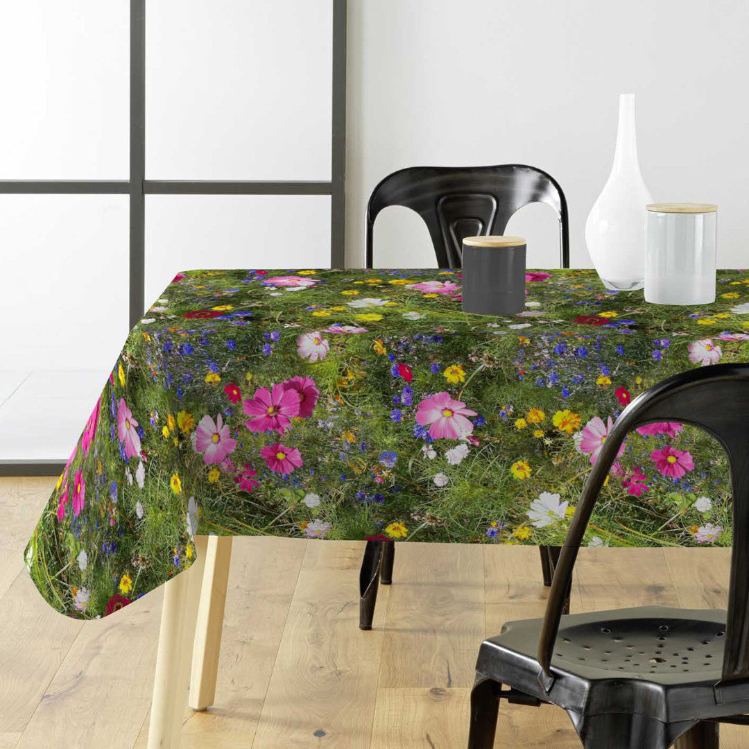 Vilda blommor - Vaxduk med färgglada blommor, dukat bord