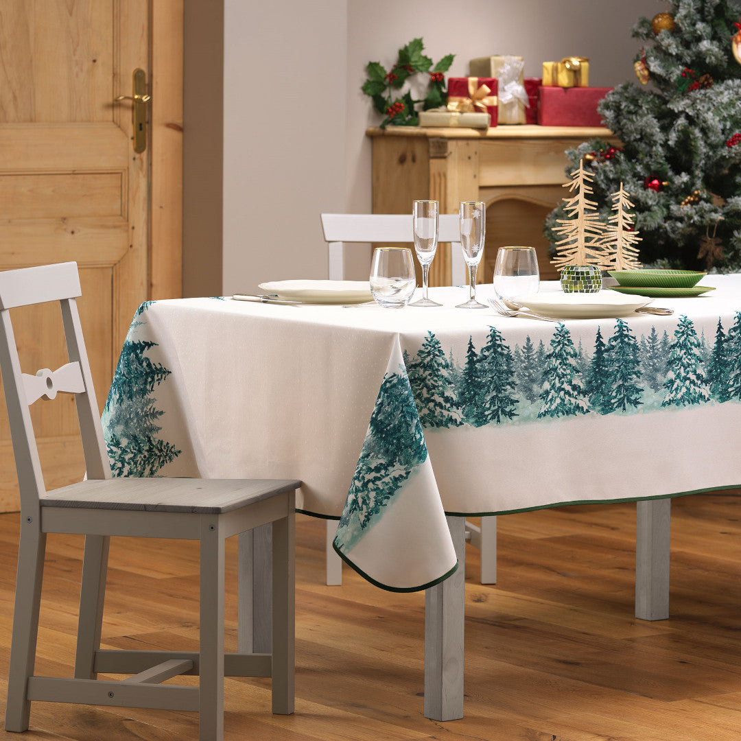 Christmas 150 x 300 cm, julduk med fläckskydd på bordet