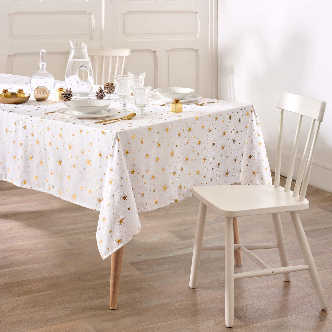 Comète Vit/Guld – Julduk med fläckavvisande behandling 140 x 240 cm, miljö