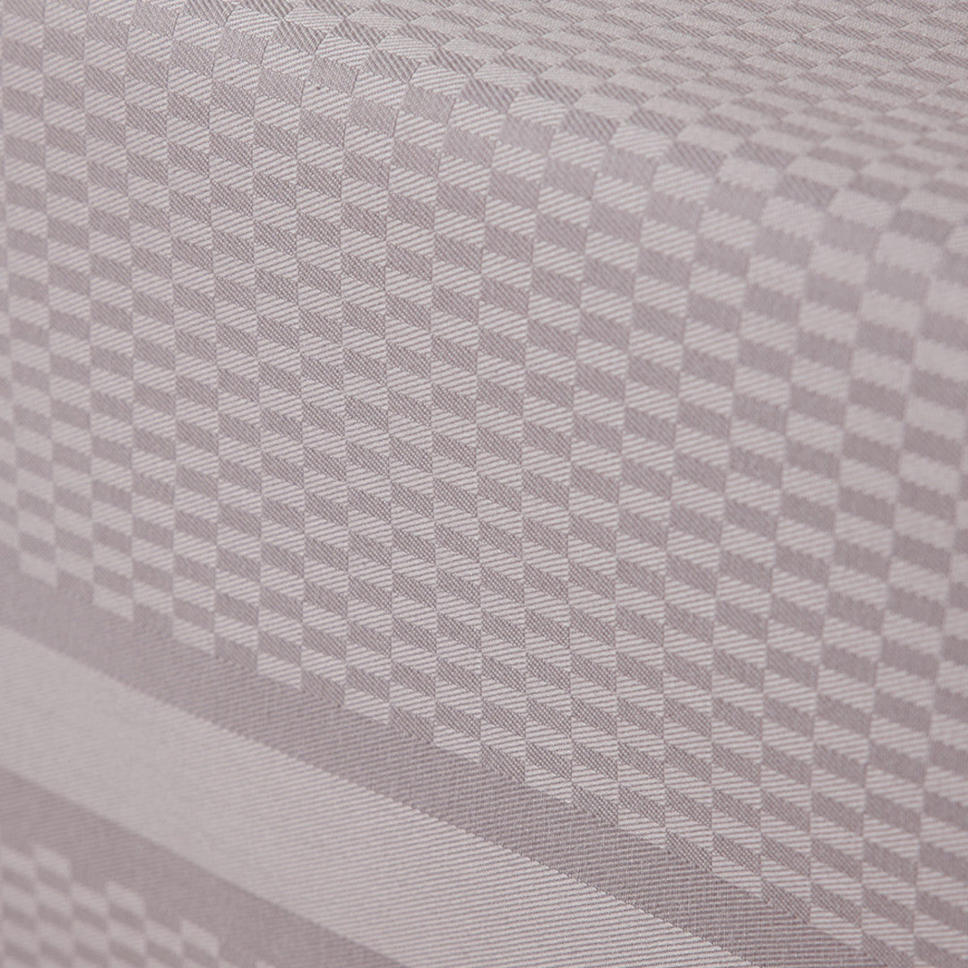 Compliments Damastduk Tile, Ash Rose - 150 x 350 cm, närbild