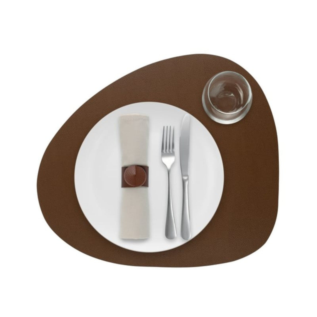 Bordstablett i återvunnet läder – Pebble Cognac 46 × 40 cm