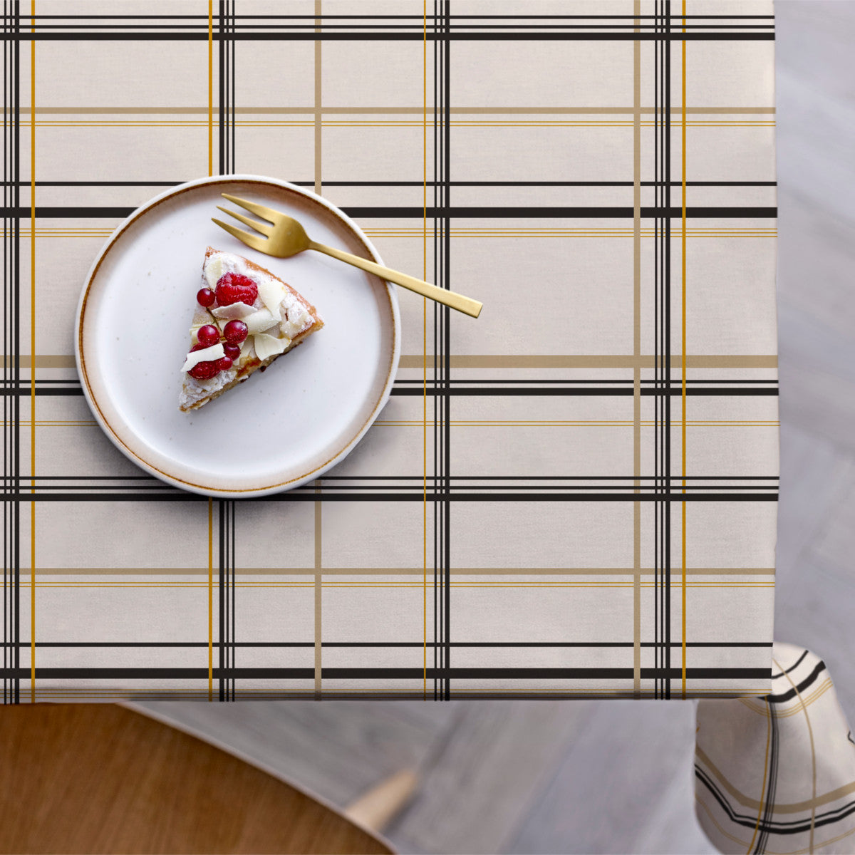 Södahl Define Beige/Gold 140 cm 100% bomull, textilduk med glidskydd