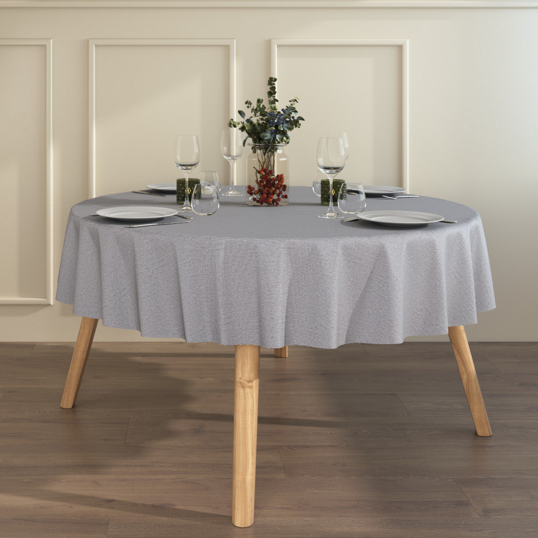 Kritstrecksrandig blå - textilduk i linnelook med smala ränder och glidskydd