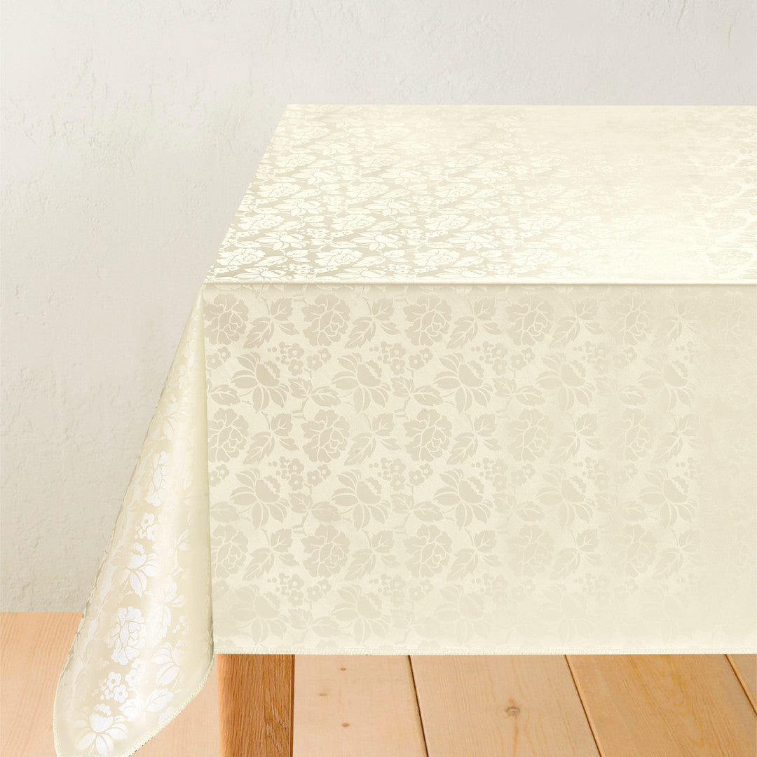 Närbild av Diamond Damask Flowers Cream - Vaxduk med blommor