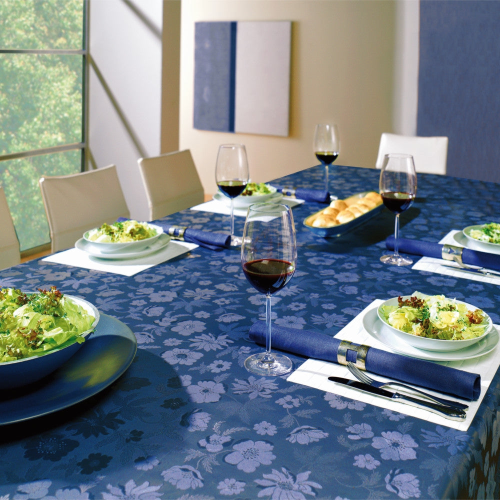 Diamond Blue - pvc-fri vaxduk med vackert präglat mönster mönster