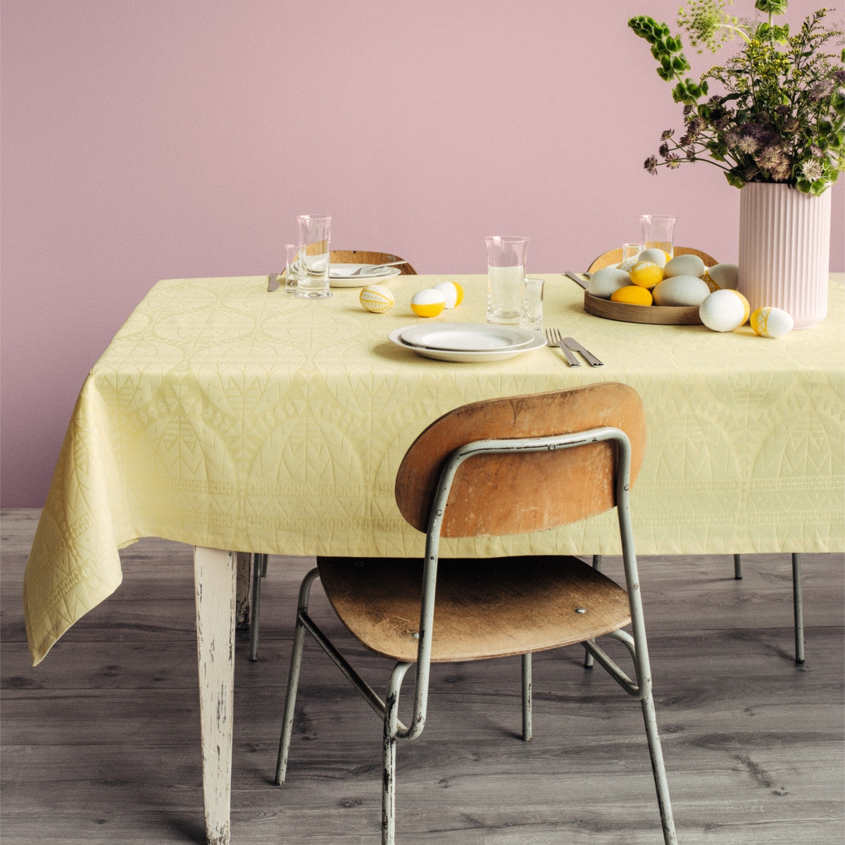 Snygg påskedug från Jun Easter Gul Damastduk