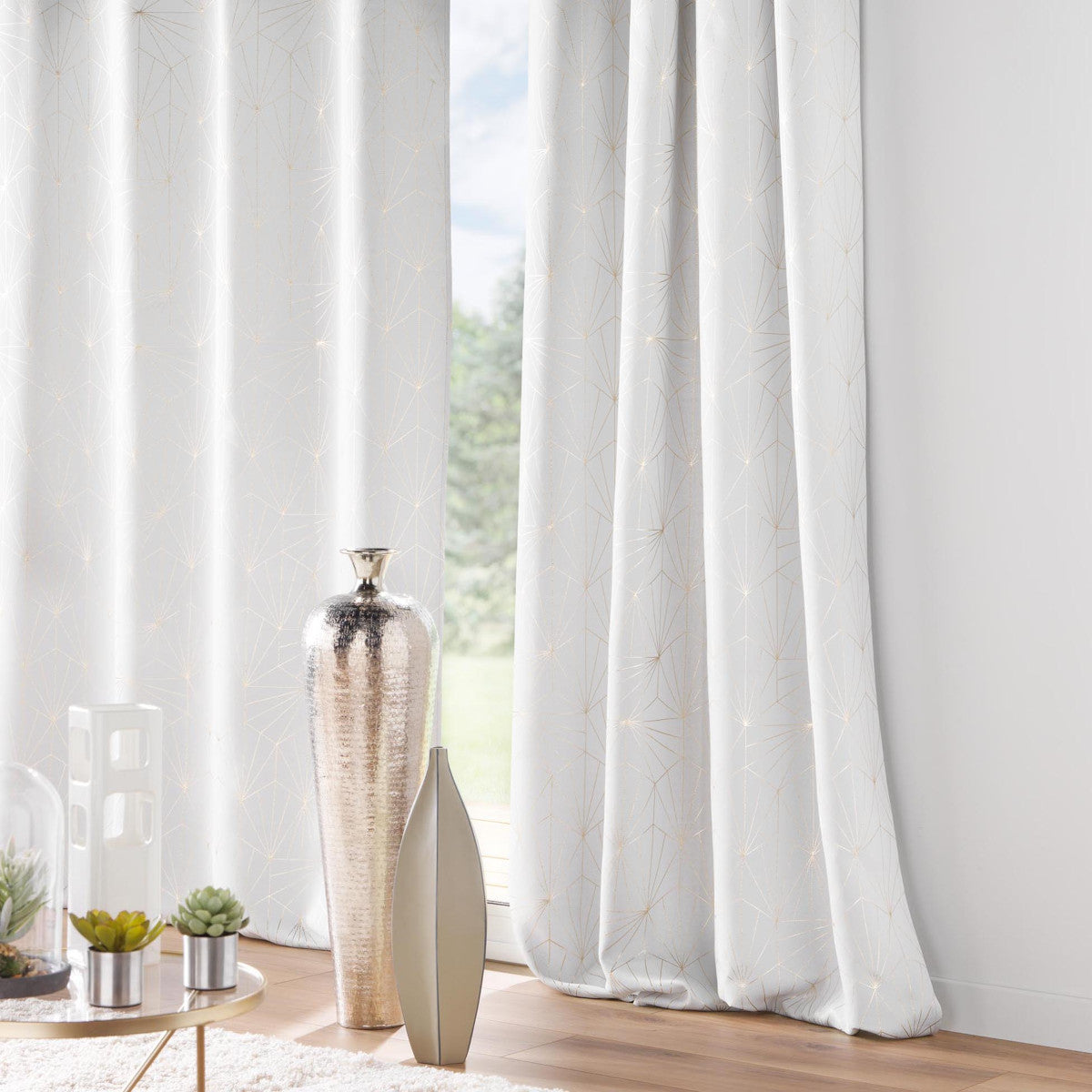 Eclat Vit – Mörkläggningsgardin 140 x 260 cm, interiör