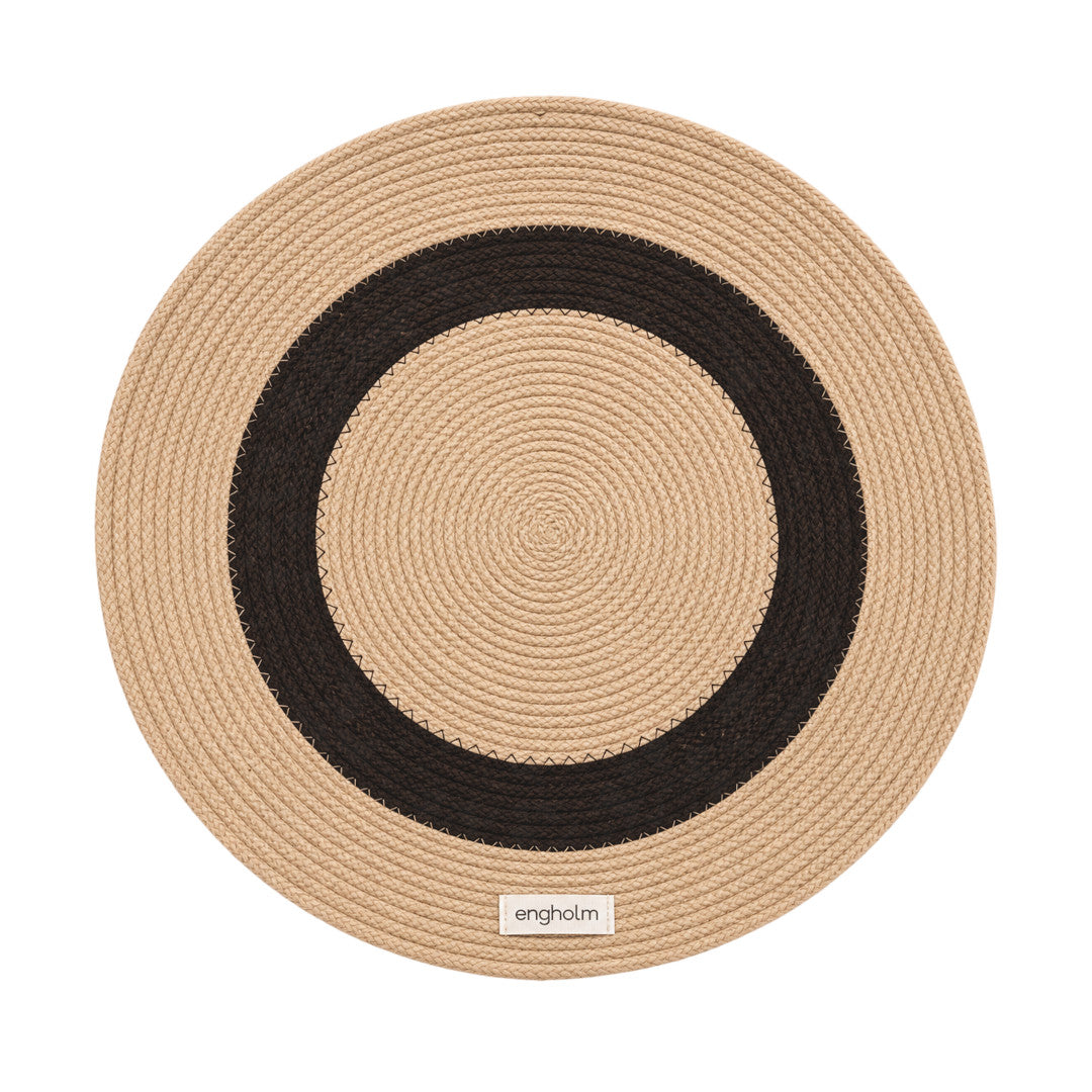 Engholm Thor Rund Bordstablett Coffee/Camel – Liten Cirkel – Ø40 cm, modell