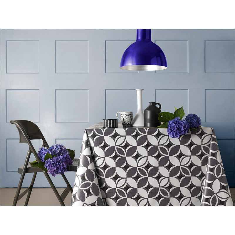 Fyrklöver grå, vaxduk med grafiskt mönster miljöbild