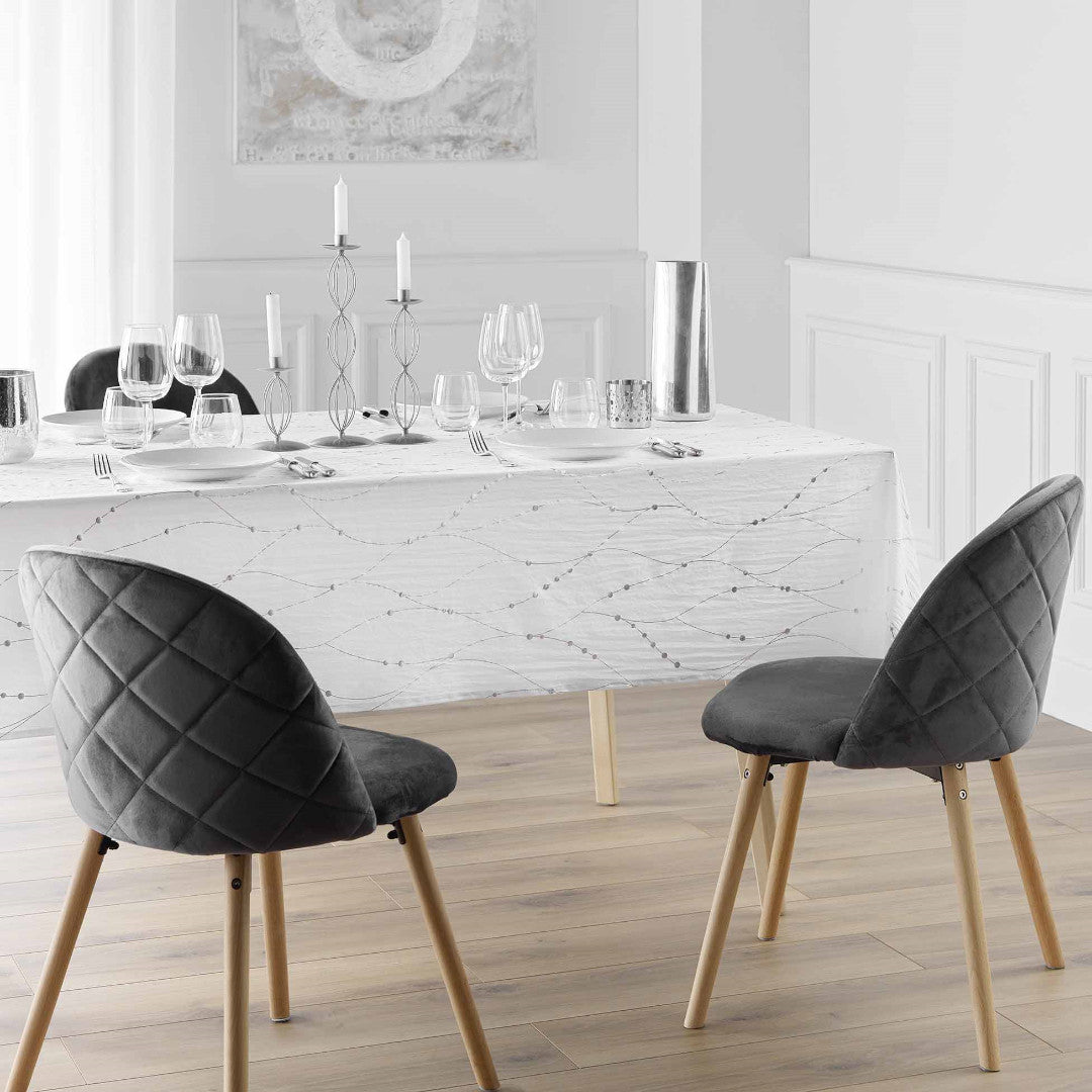 Firmament Metallic vit mikrofiberduk med fin silvermönster fint dukadø