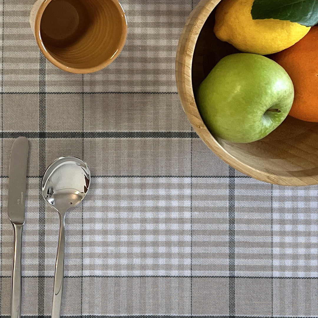 Grå Nordisk Olmer Tern - Textilvaxduk i rutsikt linnelook, äpple