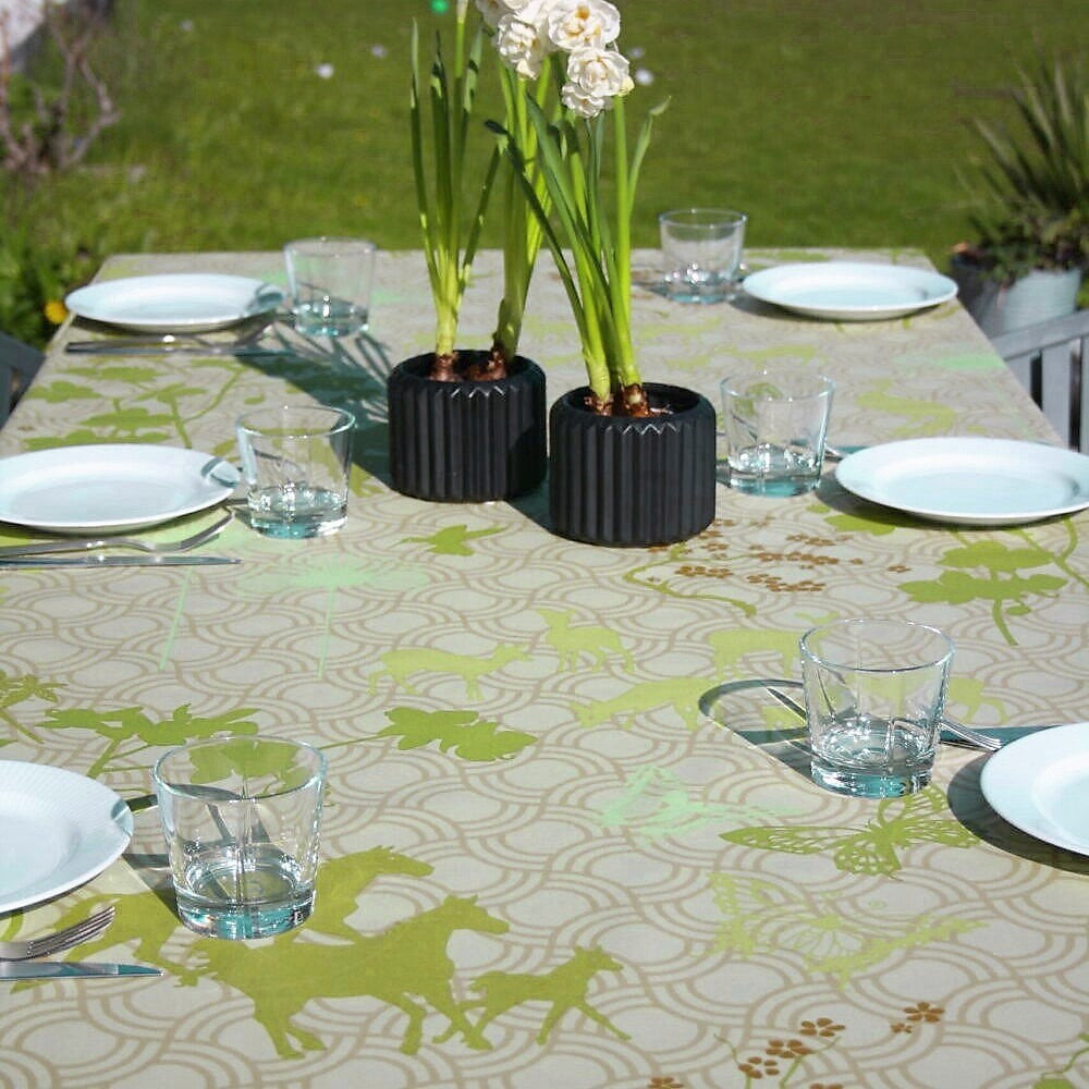 Happy Horses grön - Notes by Susanne Schjerning - textilvaxduk med glidskydd