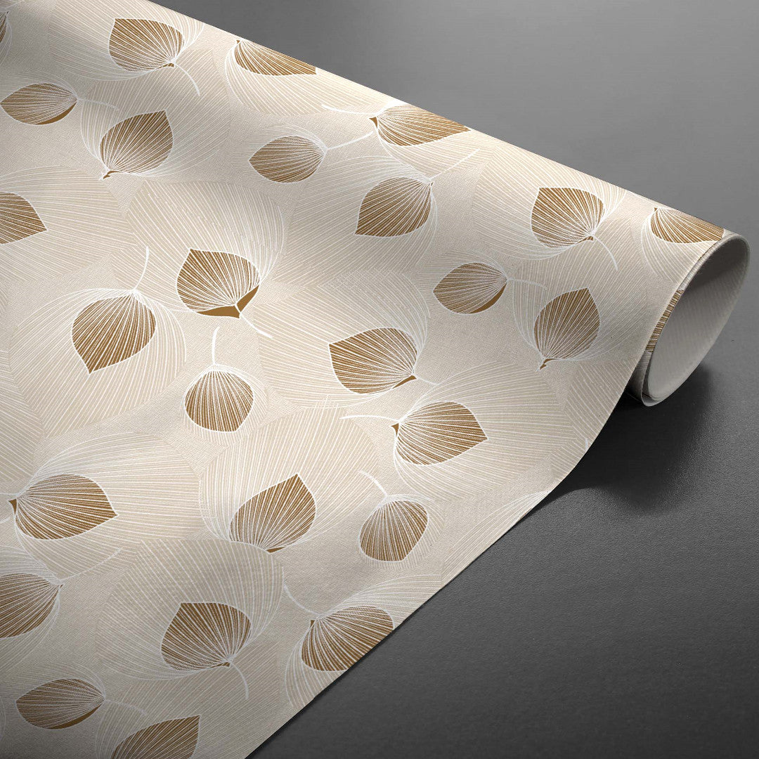 På rulle Helga Cremevaxduk med bladmönster och silver glitter