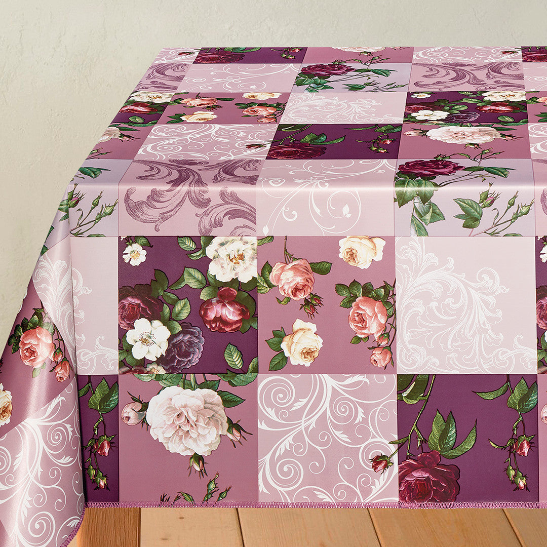 På bordet Historiska Roser Lila - Vaxduk med fina rosor